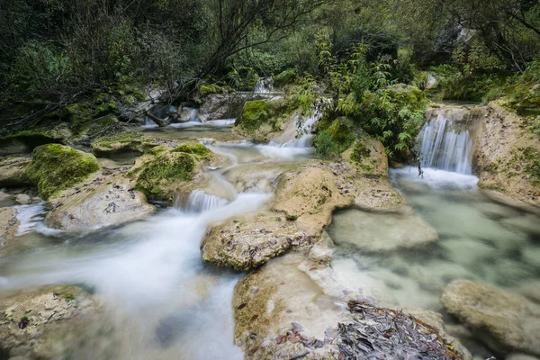 Nacedero Del Rio Urederra Parque Natural Urbasa Andia Comunidad Foral — Stok Foto