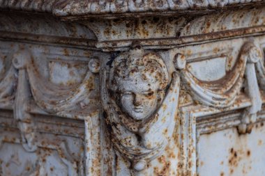 Alfred Corneau 'nun Fransız atölyesi Palma Mezarlığı, Mallorca, Balearic Adaları, İspanya' daki demir cenaze anıtı.