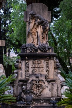 Rullan Pastor ailesine ait anıt mezarın heykel seti, Soller Mezarlığı, Mallorca, Balearic Adaları, İspanya