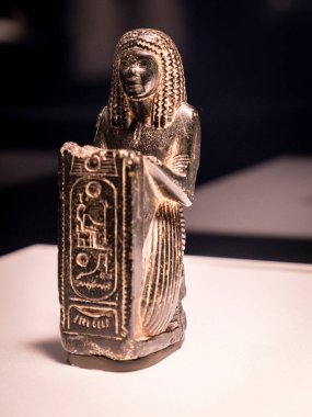 Kraliyet kâtibi Meryptah 'ın heykeli, Steatite, 19. hanedan hükümdarlığı II. Ramses, Mısır, Britanya Müzesi koleksiyonu.
