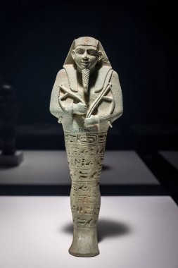Nubia Kralı Aspelta 'nın Ushabti, faience, Napata dönemi, MÖ 593-568, Aspelta' nın mezarı, Nuri, Sudan, British Museum 'un koleksiyonu.