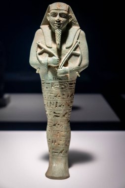 Nubia Kralı Aspelta 'nın Ushabti, faience, Napata dönemi, MÖ 593-568, Aspelta' nın mezarı, Nuri, Sudan, British Museum 'un koleksiyonu.