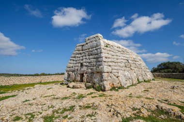 Naveta des Tudons, prototalayotik, Ciutadella, Menorca, Balear Adaları, İspanya