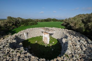 Torrellisar Vell Taula, Alaior, Menorca, Balear Adaları, İspanya