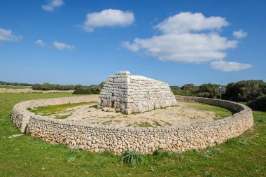 Naveta des Tudons, prototalayotik, Ciutadella, Menorca, Balear Adaları, İspanya
