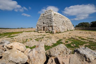 Naveta des Tudons, prototalayotik, Ciutadella, Menorca, Balear Adaları, İspanya