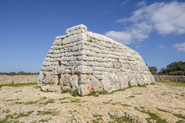 Naveta des Tudons, prototalayotik, Ciutadella, Menorca, Balear Adaları, İspanya