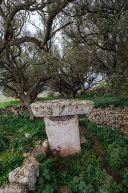 Torrellafuda, Taula türbesi, Talayotik kasaba, Ciutadella, Menorca, Balear Adaları, İspanya