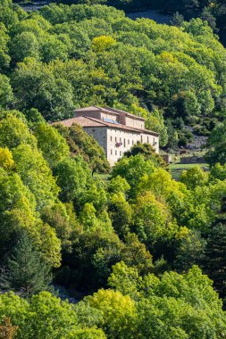 Ermita de la Virgen de Lomos de Orio, barroca del siglo XVII, Parque Natural Sierra Cebollera, Rioja, İspanya