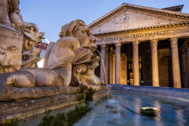 Yunus çeşmesi ve Agrippa Panteonu, M.Ö. 126. Roma, Lazio, İtalya