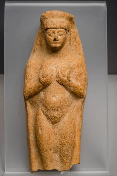 女性の形をした小さなプラーク サロスから 紀元前 カリアリ博物館考古学Nazionale コロシアム ローマ ラツィオ イタリア — ストック写真