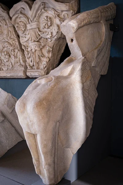 Fine Della Transenna Con Sfinge Ali Spiegate Marmo Proconnesiano Dell — Foto Stock