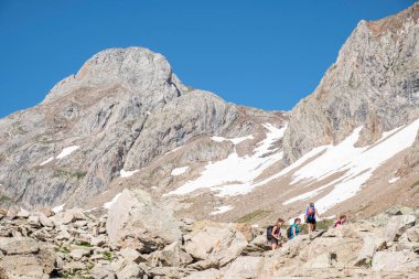 Argualas tepesine çık, Pyrenean sıradağları, Huesca, İspanya