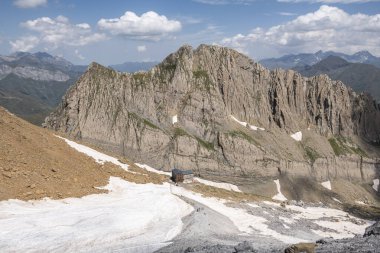 Taillon 'a çıkış rotası, 3144 metre, Fransız Pirenesi, Fransa