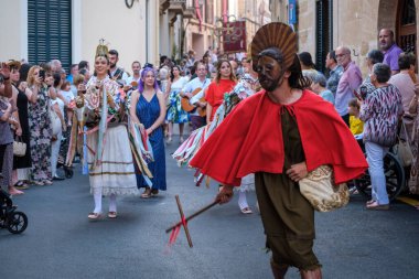 Eagles ve Sant Joan Pelos 'un Dansı, Corpus Christi alayı, Pollensa, Mayorka, Balearic Adaları, İspanya