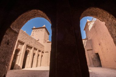 Kasba Amridil, 19. yüzyıl, M 'hamed Ben Brahim Nasiri için inşa edilmiş, üst katların merkez avlusu, ana ikametgah kasbah, Skoura, Ouarzazate Eyaleti, Fas, Afrika