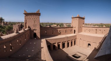 Kasba Amridil, 19. yüzyıl, M 'hamed Ben Brahim Nasiri için inşa edilmiş, üst katların merkez avlusu, ana ikametgah kasbah, Skoura, Ouarzazate Eyaleti, Fas, Afrika