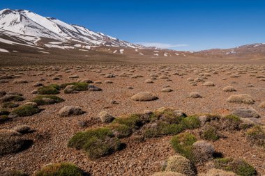 Tarkeddit Platosu ve Ighil M 'Goun menzili, 4,071 metre Atlas Dağları, Fas, Afrika