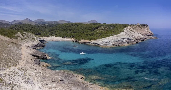 停泊的游艇 自然保护区 Capdepera Mallorca Balearic Islands 西班牙 — 图库照片