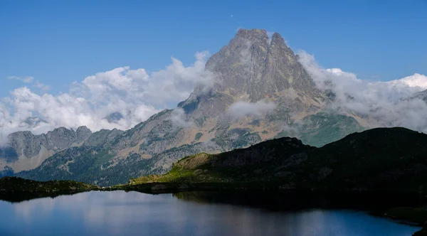 Midi Dosusu Peak 2884 Gentau Lake Ayous Lakes Tour Pyrenees — 스톡 사진