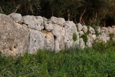 muralla talayotica, yacimiento de es Rossell, Cas Concos, municipio de Felanitx, Mallorca, balear adaları, İspanya