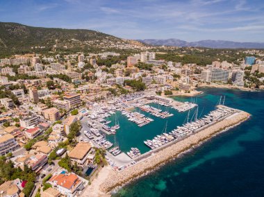 Cala Nova marinası, Cala Major, Palma, Mallorca, Balearic adaları, İspanya, Avrupa
