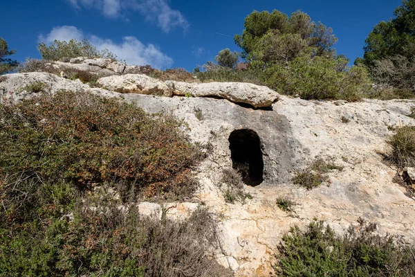 cueva troglodita, Cala Bota, Manacor, Mallorca, Balearic Adaları, İspanya