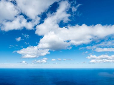 Akdeniz üzerinde bulutlar, Banyalbufar, Mallorca, İspanya