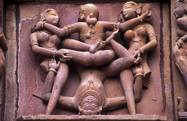 Mithuna Ερωτική Ανακούφιση Στο Ναό Της Kandariya Mahadeva Khajuraho Madhya — Φωτογραφία Αρχείου