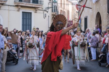 Eagles ve Sant Joan Pelos 'un Dansı, Corpus Christi alayı, Pollensa, Mayorka, Balearic Adaları, İspanya