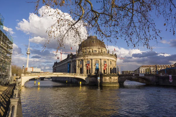 Bode Museum Ponte Sobre Rio Spree Ilha Museu Berlim Alemanha — Fotografia de Stock