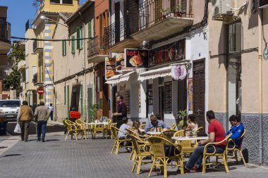 Terraza de bar, mercado semanal, Inca, capital de la comarca del Raiguer, Mallorca, balear adaları, İspanya, Avrupa