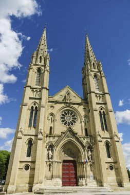 La catedral de Notre Dame y Saint Castor, Nimes, başkent del departmanı de Gard, Francia, Europa