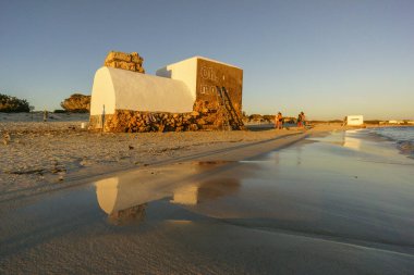 Enbarcaciones de recreo en Cala Ferrera, Cala Dor, municipio de Santanyi, islas baleares, İspanya