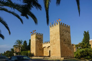 puerta de Mallorca - puerta de Sant Sebastia-, muralla ortaçağ, siglo XIV, Alcudia, Mallorca, islas baleares, İspanya