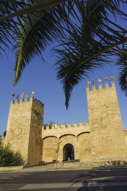 puerta de Mallorca - puerta de Sant Sebastia-, muralla ortaçağ, siglo XIV, Alcudia, Mallorca, islas baleares, İspanya