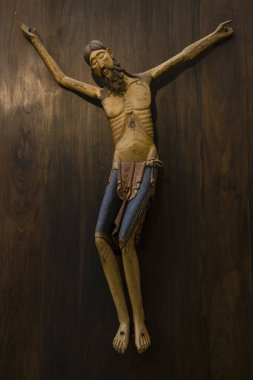 Cristo de Siresa, talla en madera de nogal policromada, sigloXIII, iglesia del manastır de San Pedro, siglos XI-XII, Siresa, valle de Hecho, pirineo aragones, Huesca, İspanya