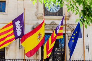 reloj de Figuera en la fachada del ayuntamiento-fabricado por Collin en 1863-, plaza de Cort, Palma, mallorca, islas baleares, Spain, europa