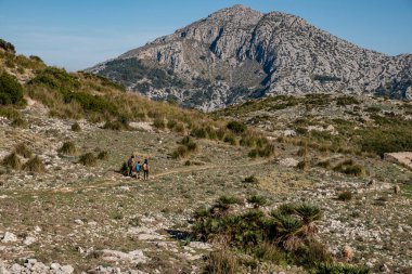 Yürüyüşçüler, puig Galatzo, Estellencs, Mallorca, Balearic Adaları, İspanya