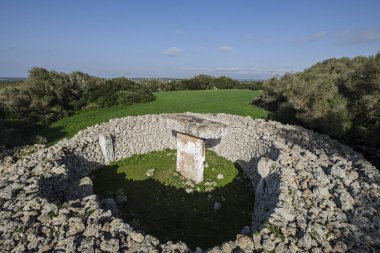Torrellisar Vell Taula, Alaior, Menorca, Balear Adaları, İspanya