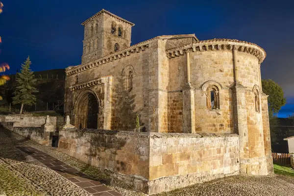 San Pedro de Cervatos kolej kilisesi, Romanesque, Cervatos, Campoo de Enmedio belediyesi, Cantabria, İspanya