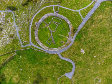 Caherconnell Kalesi, Yıl 500, 16. yüzyılın sonuna kadar ikamet eden kale, Burren, County Clare, İrlanda, Birleşik Krallık