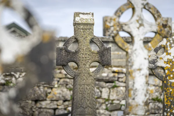 Celtic Crosses Cemetery Kilfenora Medieval Cathedral Saint Fachtnanrsquo Burren County — Stock Photo, Image