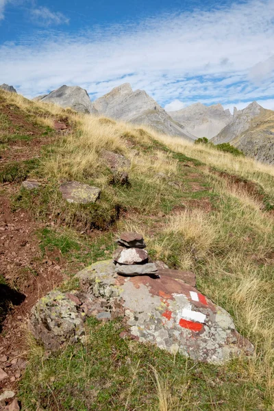 GR11 patikası, Ansabere, Petraficha ve Quimboa Alto resimleri, Petraficha geçidi, Hecho Vadisi, batı vadileri, Pyrenean sıradağları, Huesca ili, Aragon, İspanya, Avrupa