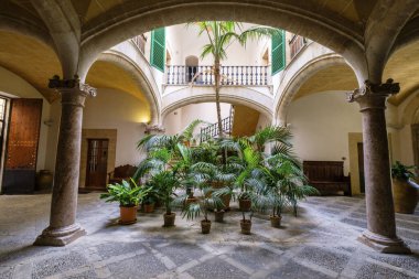 San Pere i San Bernat Sarayı Avlusu Palma, Mallorca, Balear Adaları, İspanya