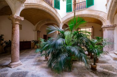 San Pere i San Bernat Sarayı Avlusu Palma, Mallorca, Balear Adaları, İspanya
