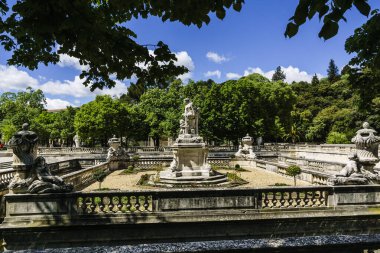 Jardin de la Fontaine, Avrupa 'nın en eski halk bahçesi, 1745' te inşa edilmiş, Nimes, Gard departmanı, Fransa, Avrupa 'nın başkenti.