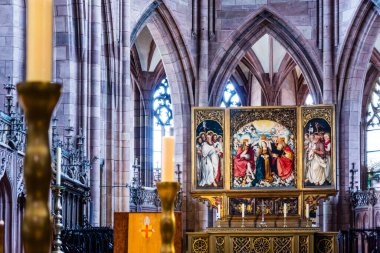 Freiburg Minster, üç aşamada inşa edildi, 1120 'de, 1210' da ikinci ve 1230 'da üçüncü, Gotik stil binası, Freiburg im Breisgau, Almanya, Avrupa