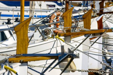 Eğlence tekneleri, Estanyol marinası, Llucmajor, Mallorca, Balear Adaları, İspanya