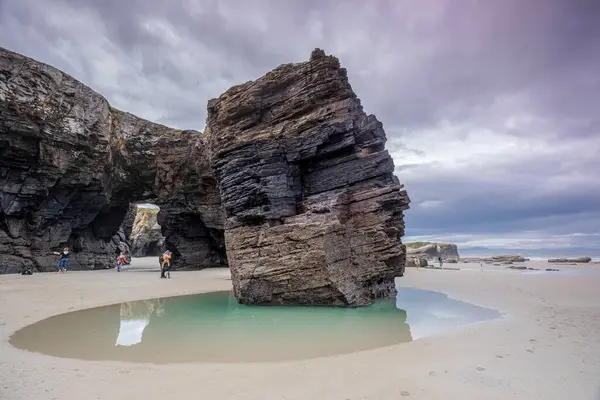 stock image Las Catedrales beach, low tide between the reefs, Ribadeo, Lugo, Galicia, Spain